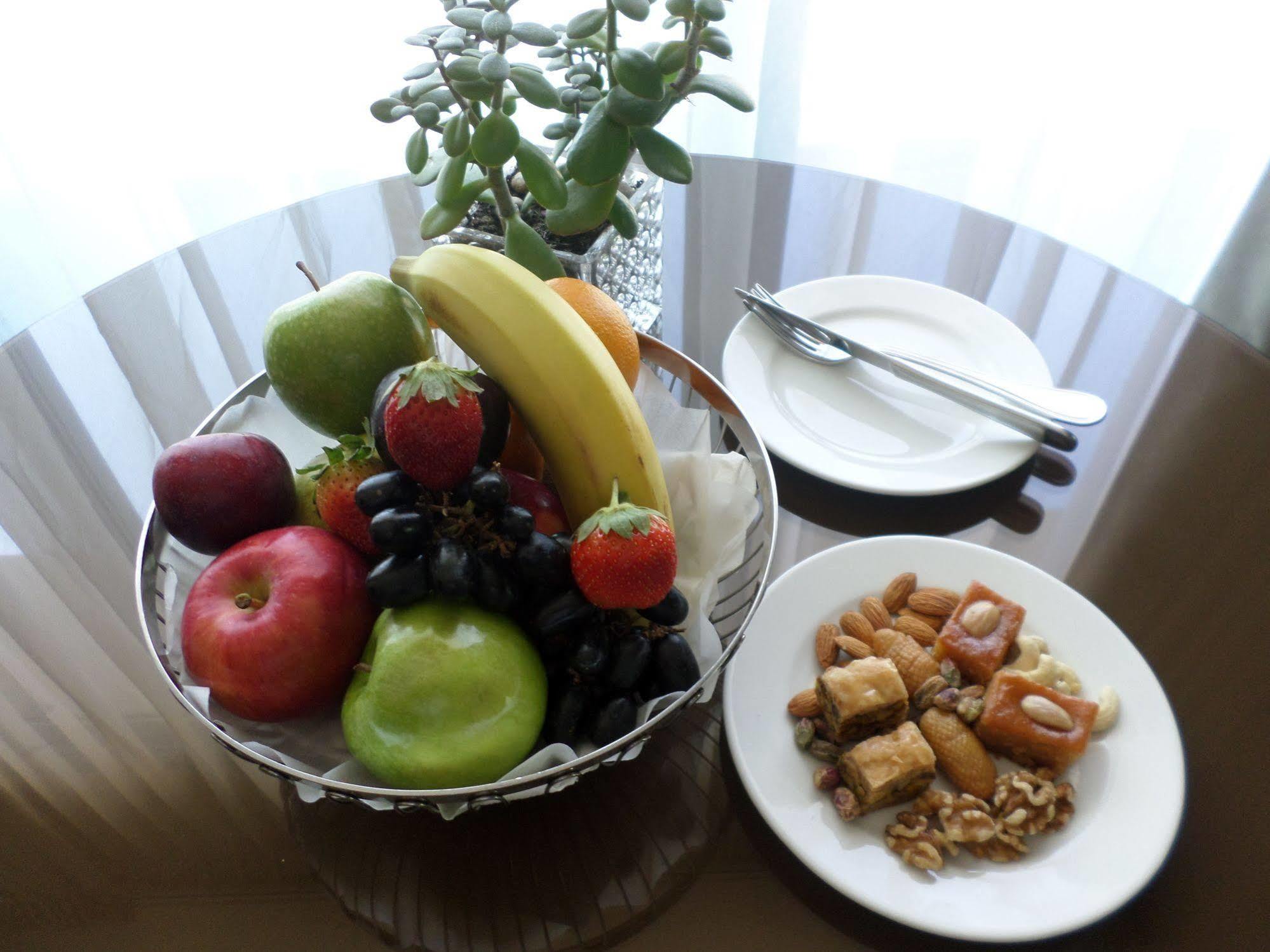 Hawthorn Extended Stay By Wyndham Abu Dhabi City Center Екстер'єр фото