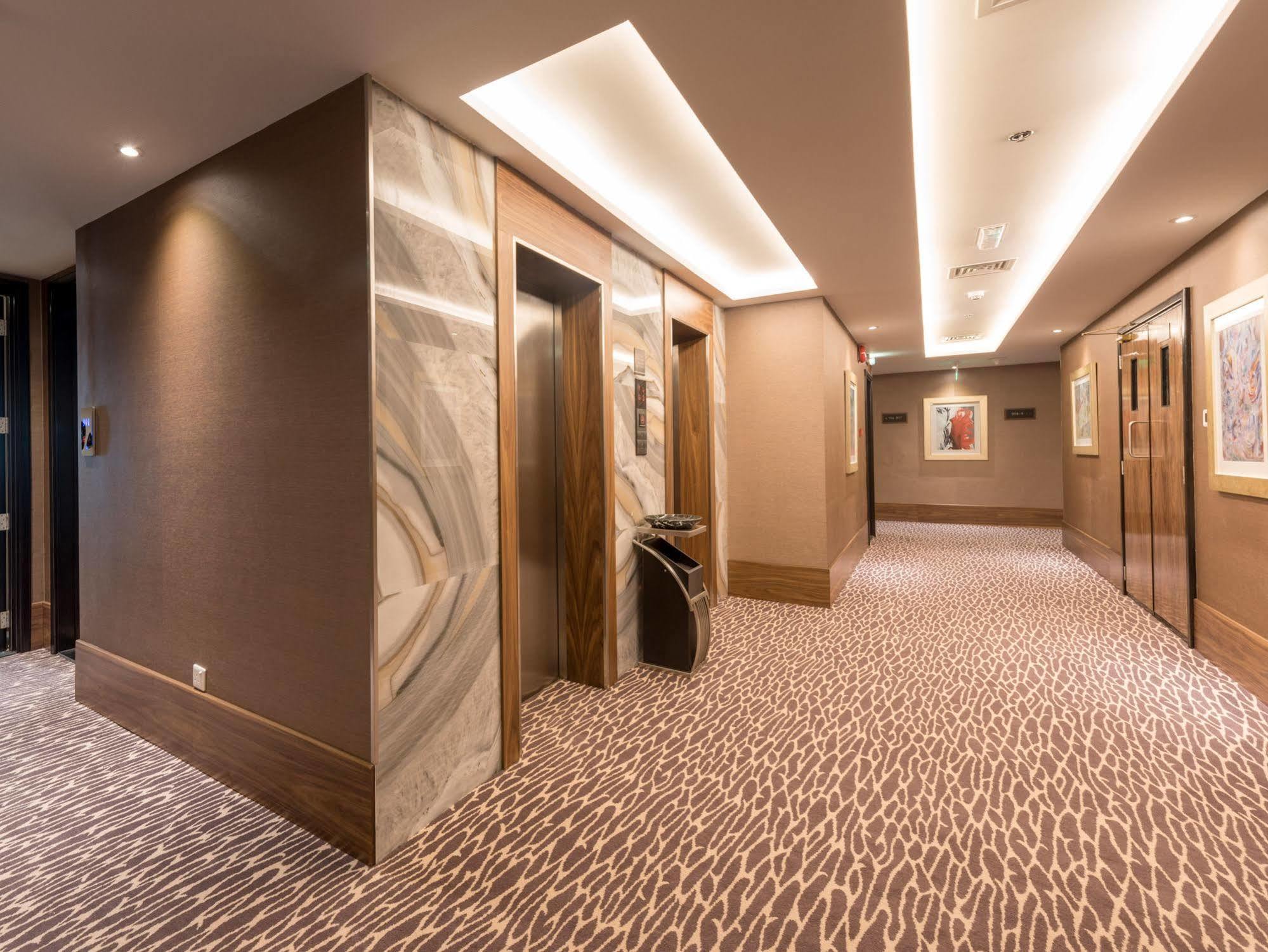 Hawthorn Extended Stay By Wyndham Abu Dhabi City Center Екстер'єр фото