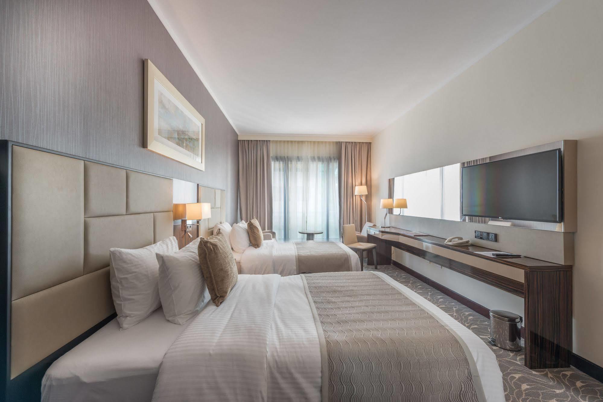 Hawthorn Extended Stay By Wyndham Abu Dhabi City Center Екстер'єр фото